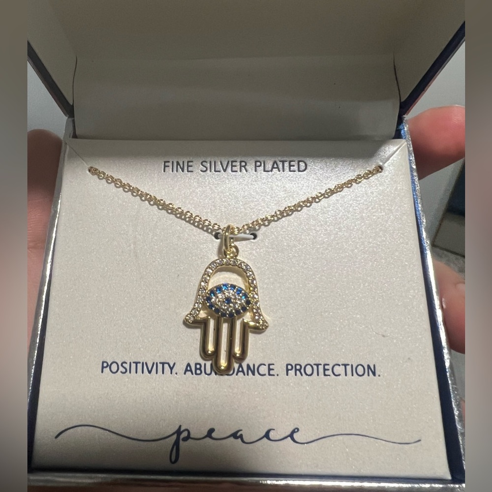 Brand NEW in gift box Cubic Zirconia Hamsa Pendant Necklace